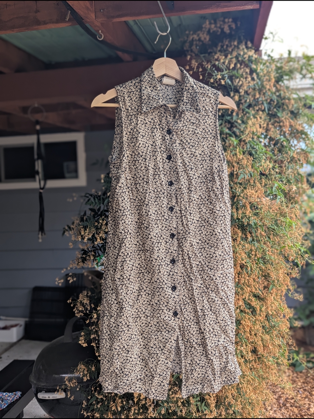 Sleeveless Button-Front Floral Shirt Dress - Black/Cream